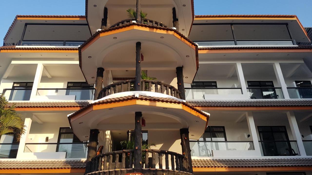 La Capannina Hotel Patong Екстериор снимка