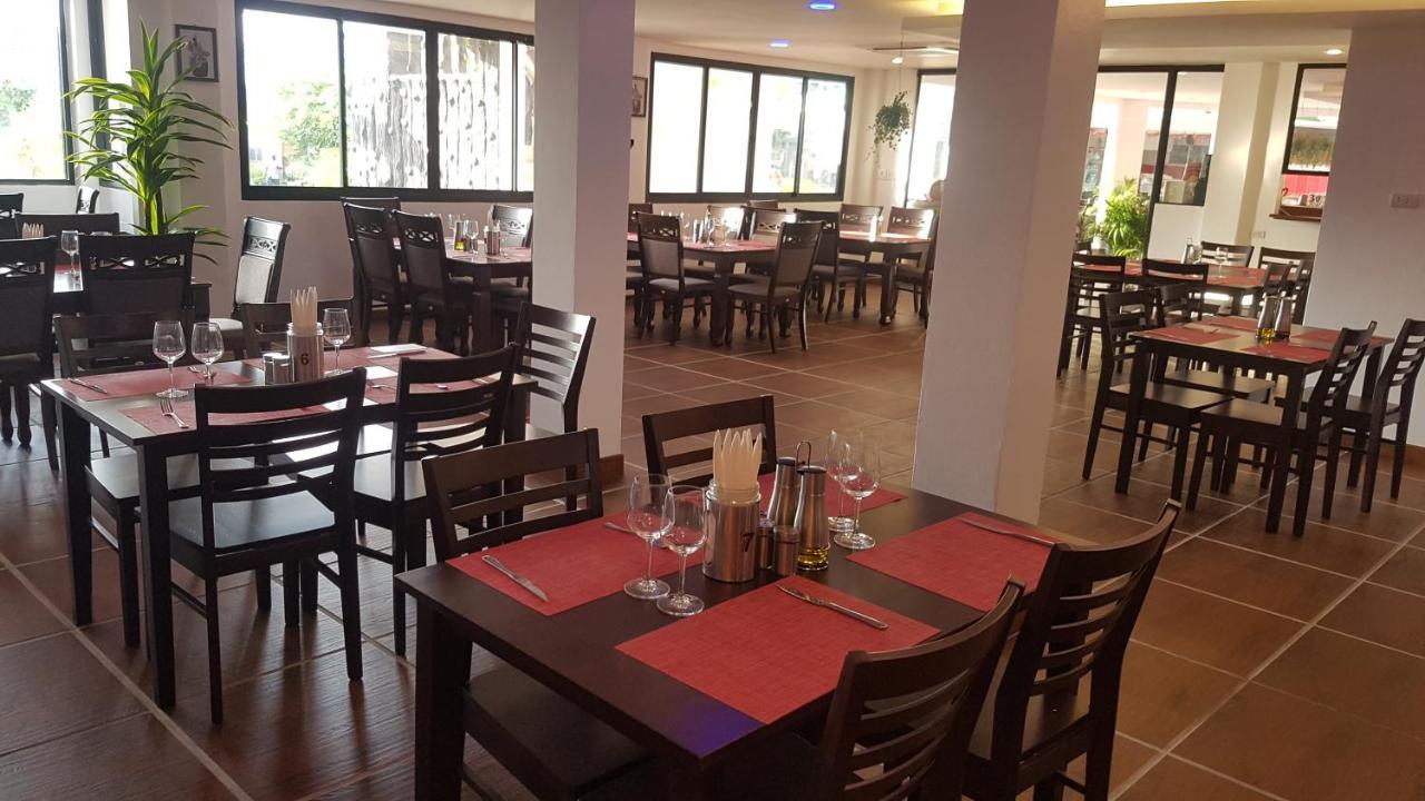 La Capannina Hotel Patong Екстериор снимка